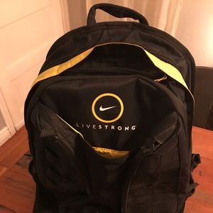 NIKE Livestrong Backpack Ultimatum Gear - Black